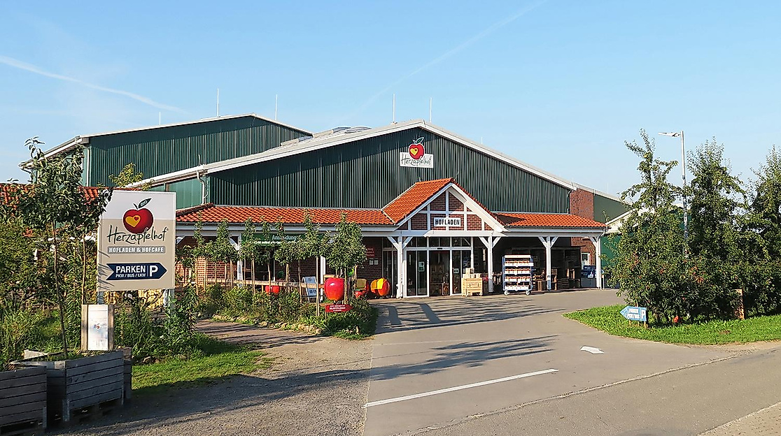 Öffentliche Obsthofwanderung auf dem Herzapfelhof