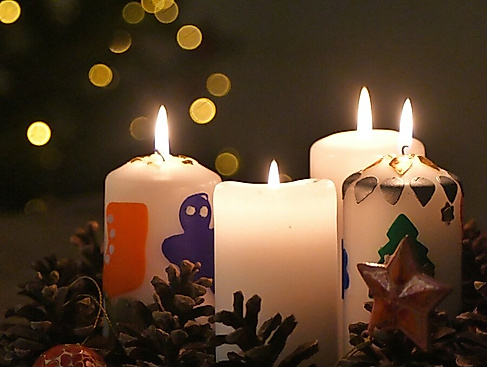 Advent, Advent, ein Lichtlein brennt