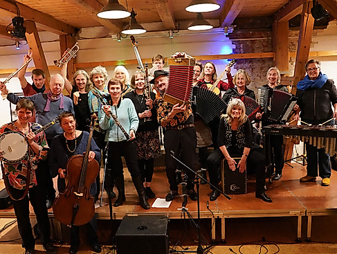 Die LoLa Band - Wilde Weltmusik