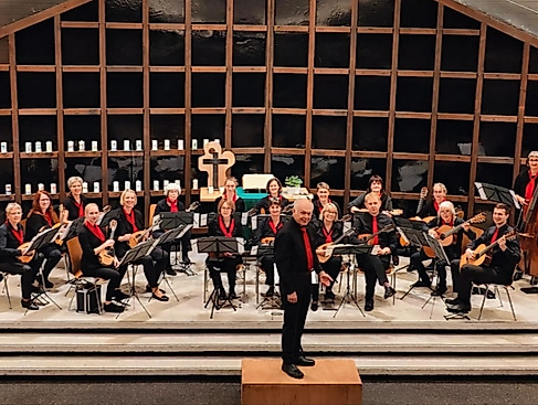 Mandolinenorchester Langendorf spielt Weihnachtskonzert