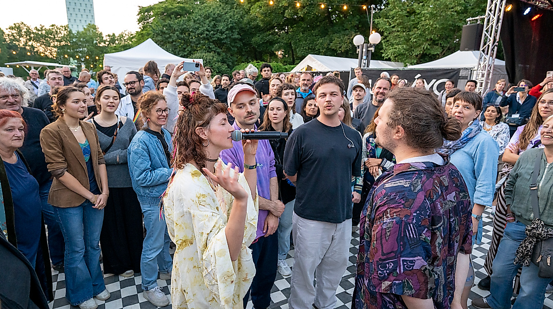 Band singt auf der altonale