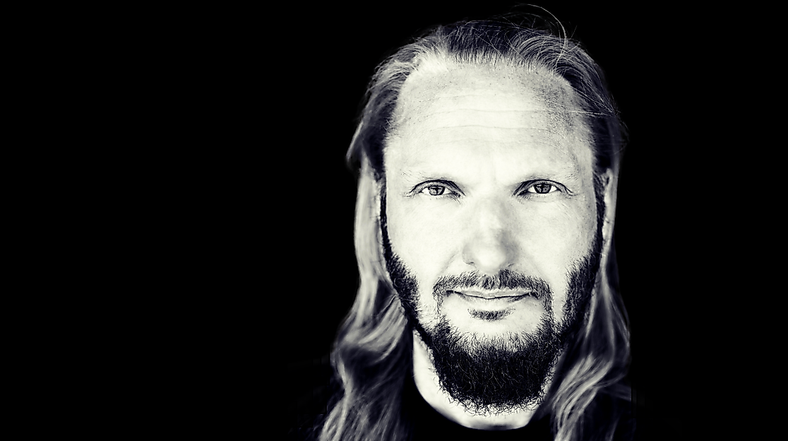 Colbinger - Stimme, Songwriter, Lyriker & Gitarrist_Face 2024_Foto by Axel Stender