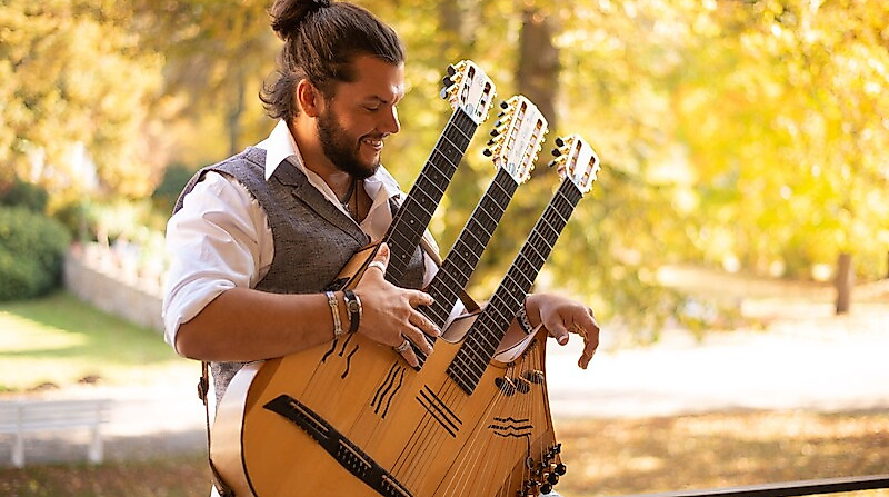 Vicente Patiz - Adventure