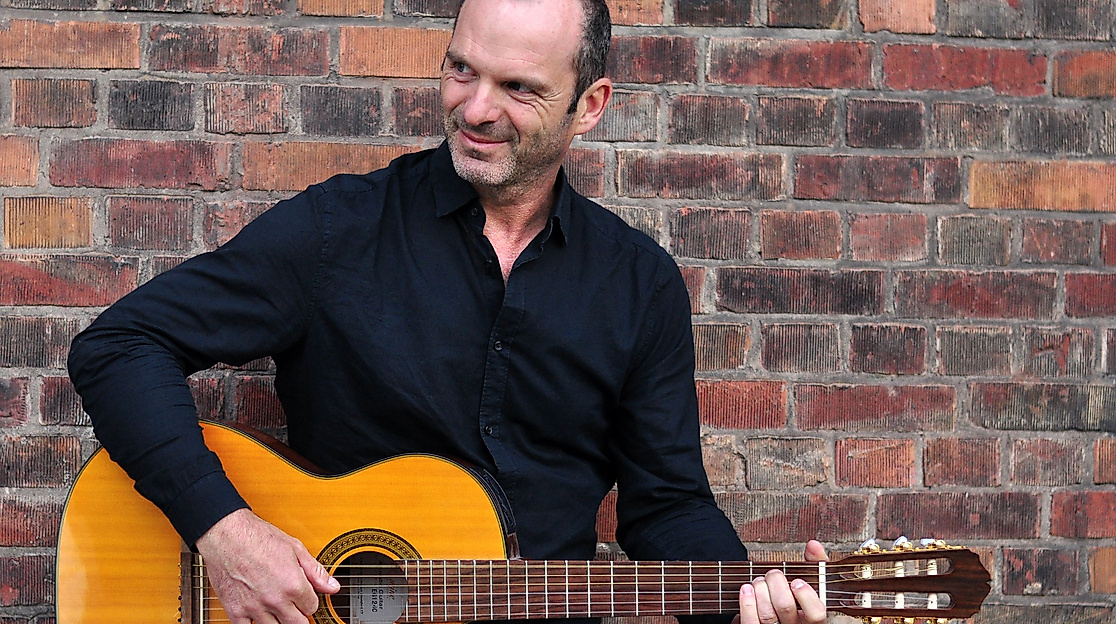 Tangokonzert mit Miguel Wolf (Gesang, Gitarre und Geschichten)