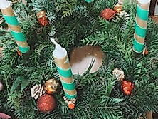 Adventskranzbinden inkl. Kerzen und Deko