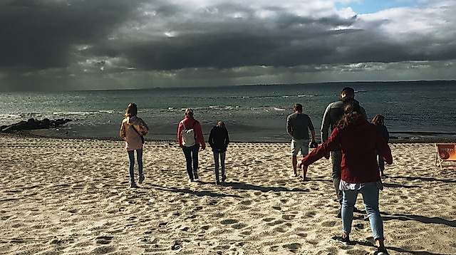 Grömitz entdecken - Bernsteinsuche mit Schwarzlicht