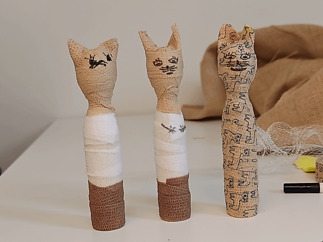 Antike Katzen-Mumien basteln