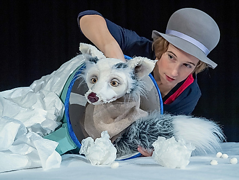 Lichtgestöber - Schneegefunkel - Visuelles Figurentheater mit Deutscher Gebärdensprache und Lautsprache