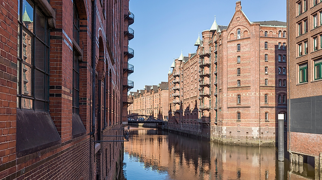 Wandrahmsfleet mit den Blöcken P, S, T und U