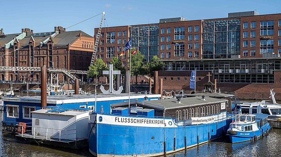 Die Flussschifferkirche Hamburg im Binnenhafen