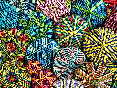 Posamentenknöpfe: Einstieg ins Mandala-Malen mit Garn