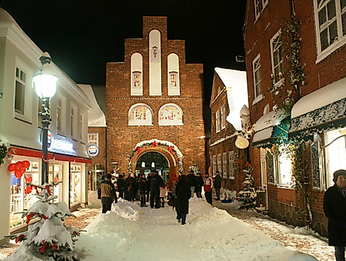 Blick auf Riesen-Adventskalender