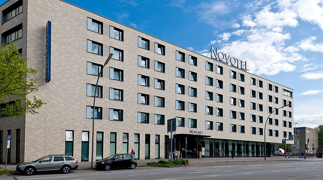 Hotel Novotel Hamburg Alster: Außenansicht
