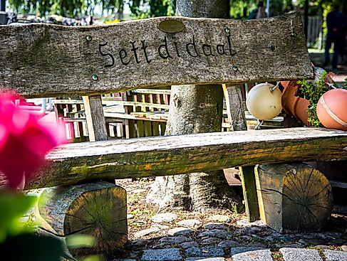 Neutral Bild Plattdeutsch Bank - CR Pixabay Tobias Albers-Heinemann