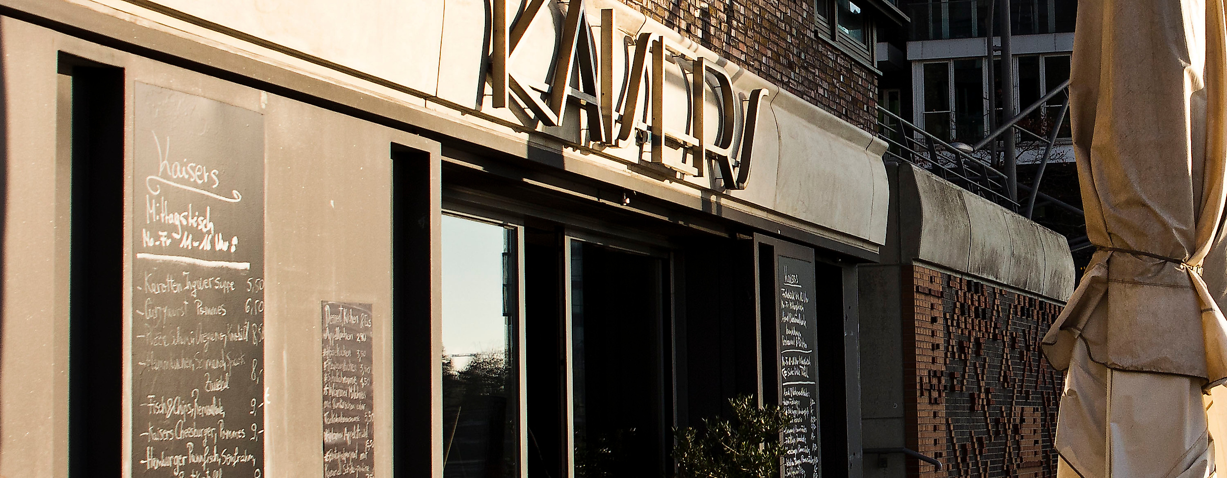 kaisers_front2_c-2018_tschreiber