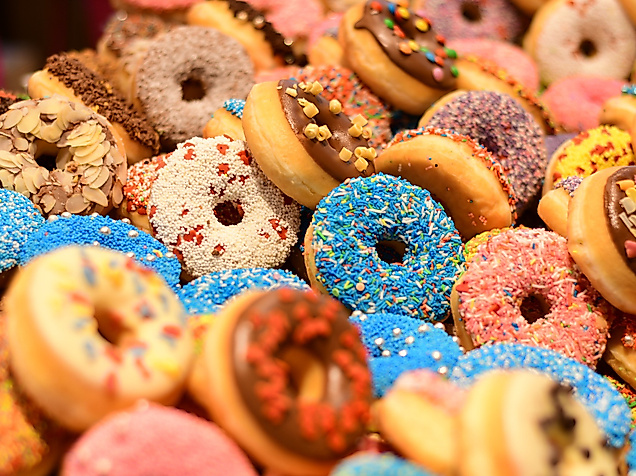 royal-donuts_donuts-2969490_1920_c-bild-von-edward-lich-auf-pixabay