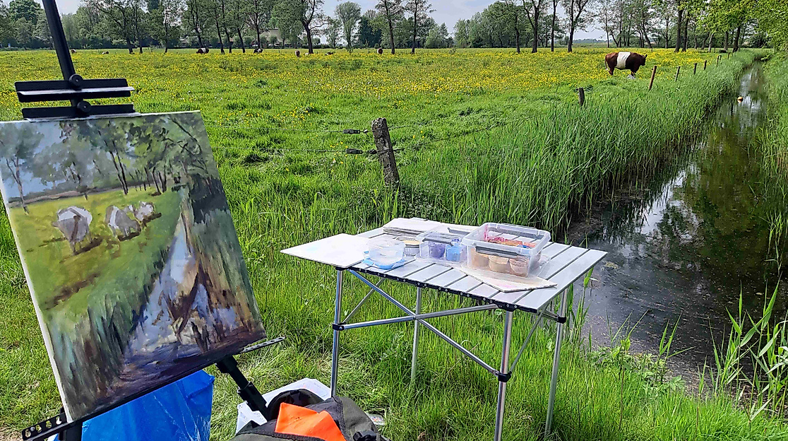 Mit Staffelei und Pinsel unterwegs in der Natur.