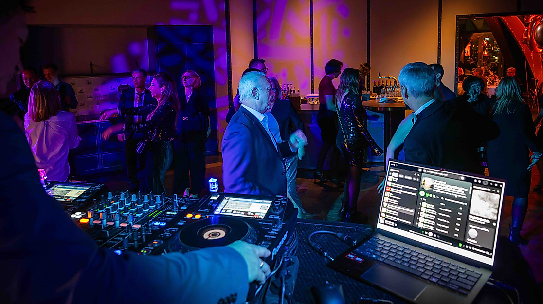 Silvester Elbkuppel Tanzfläche Copyright Hotel Hafen Hamburg