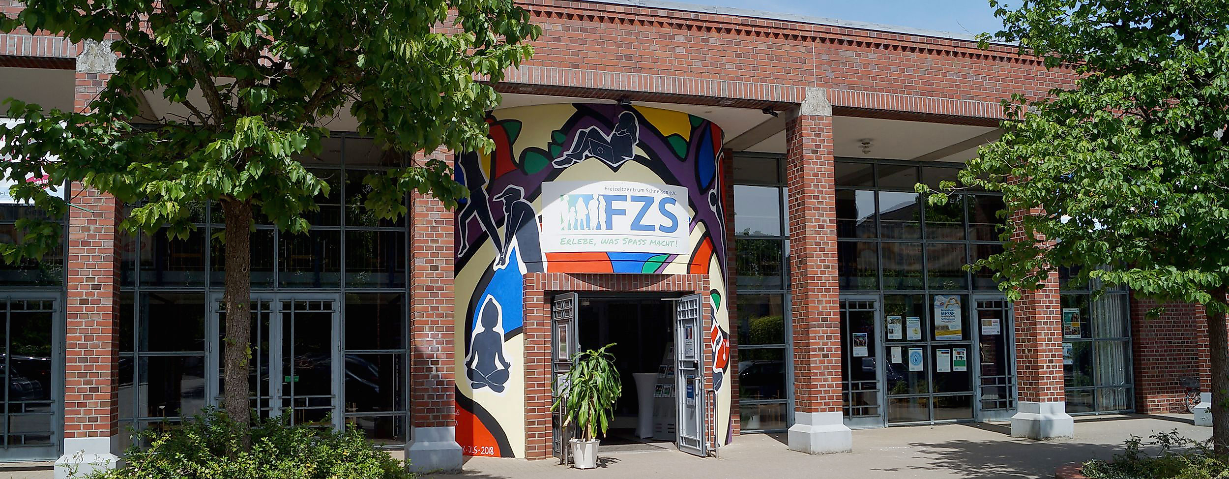 poi-freizeitzentrum-schnelsen-haupteingang-web-tina-kirchberger-2500x1500