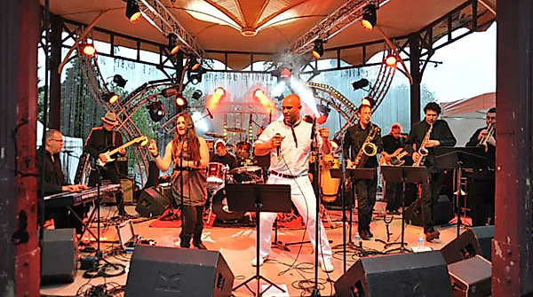 Funktomas & Four Funky Friench Friends