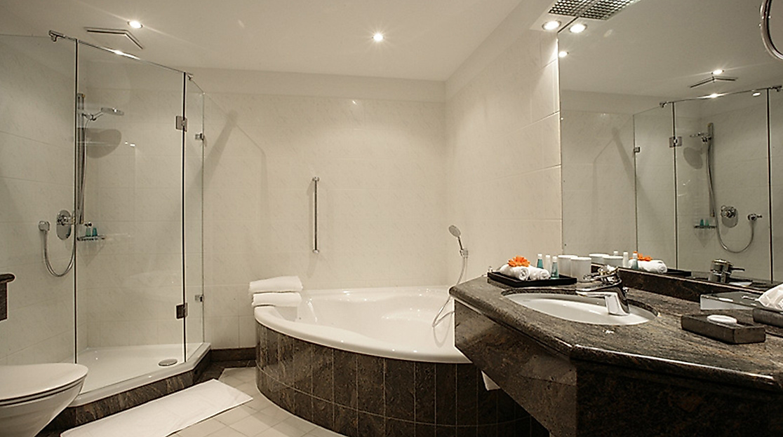 Hotel Boston Hamburg: Large Classic Bad