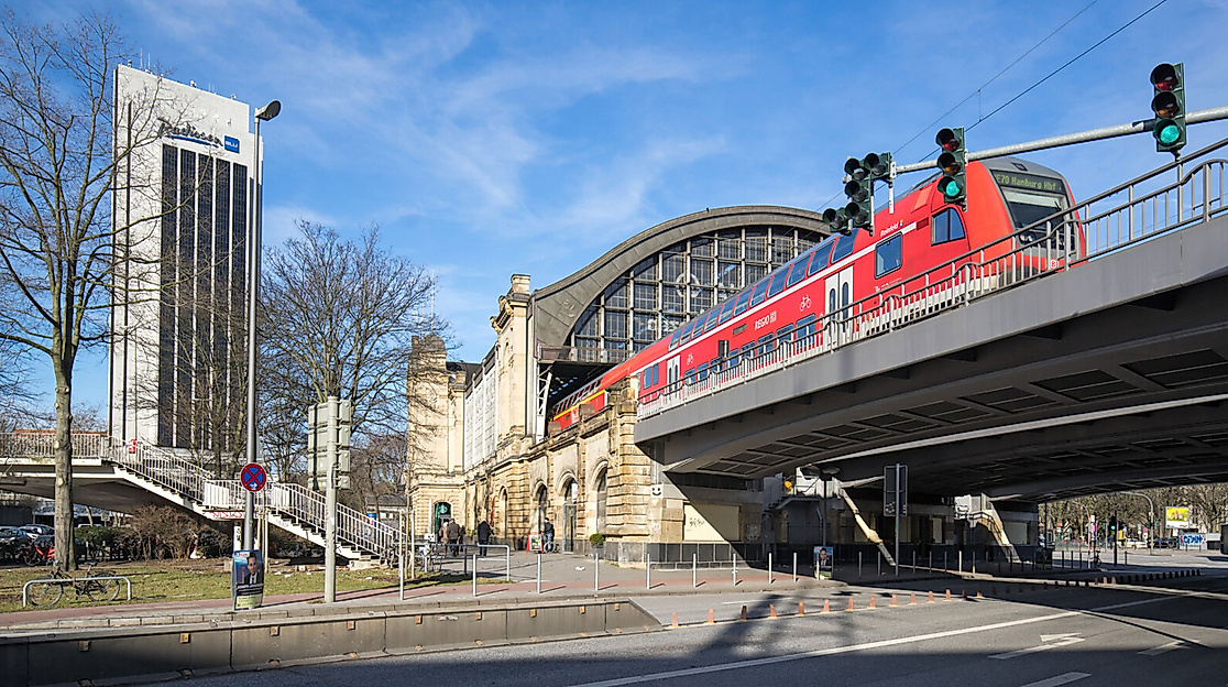 dammtor-bahnhof-poi-Mediaserver-Hamburg-Andreas-Vallbracht-web-1-2500x1500