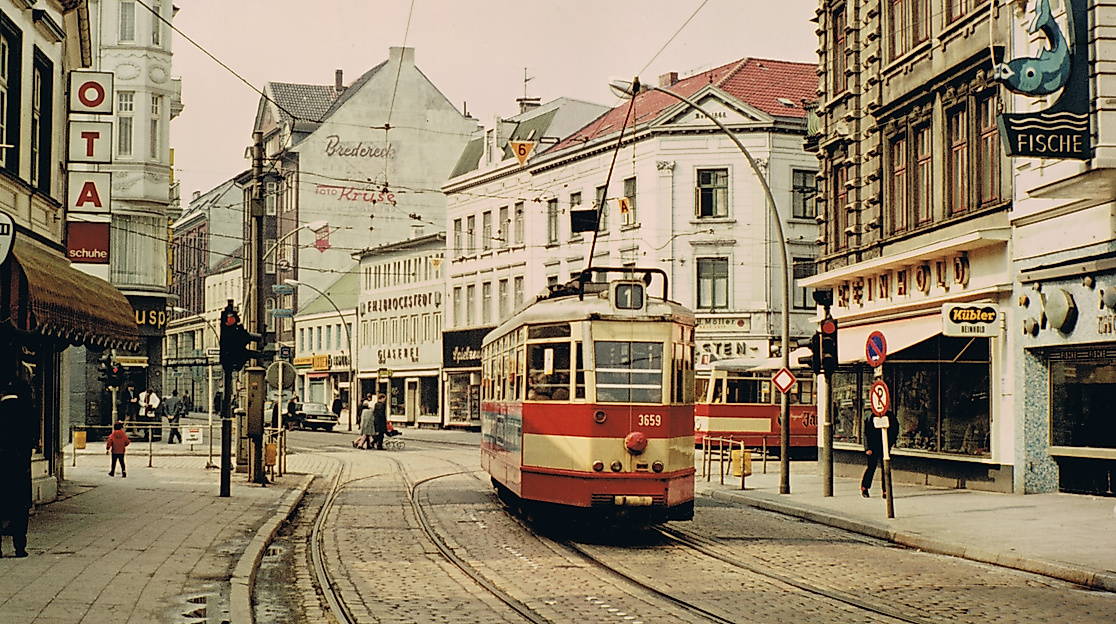 Ottenser Kreuz mit Straßenbahn (1960er-Jahre)