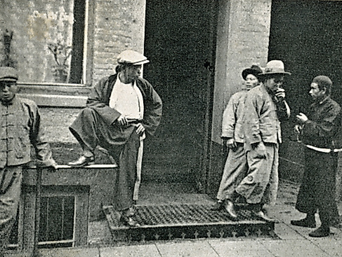 Chinesische Migranten in der Schmuckstraße um 1930