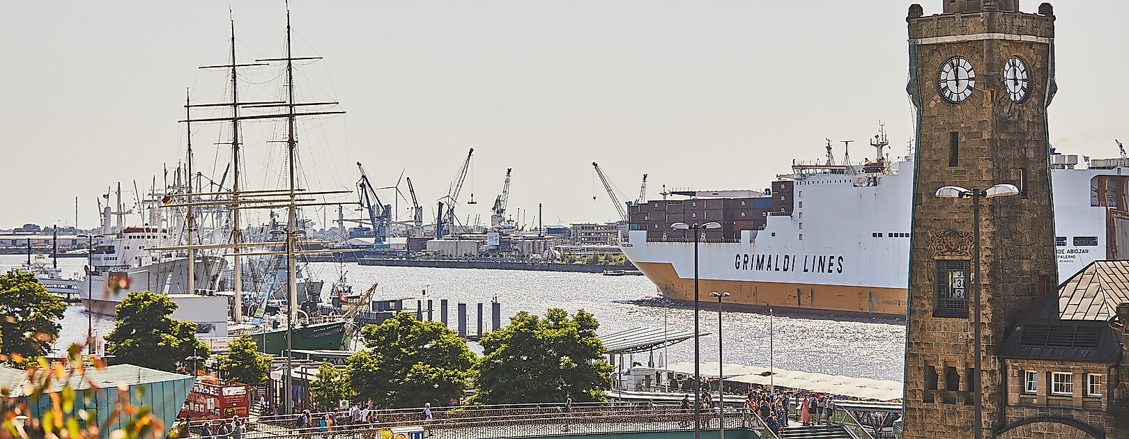 m-juliaschwendner_landungsbruecken_landseite_180807