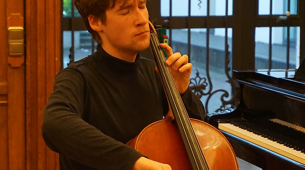 oskar-meier-cellist-kompr