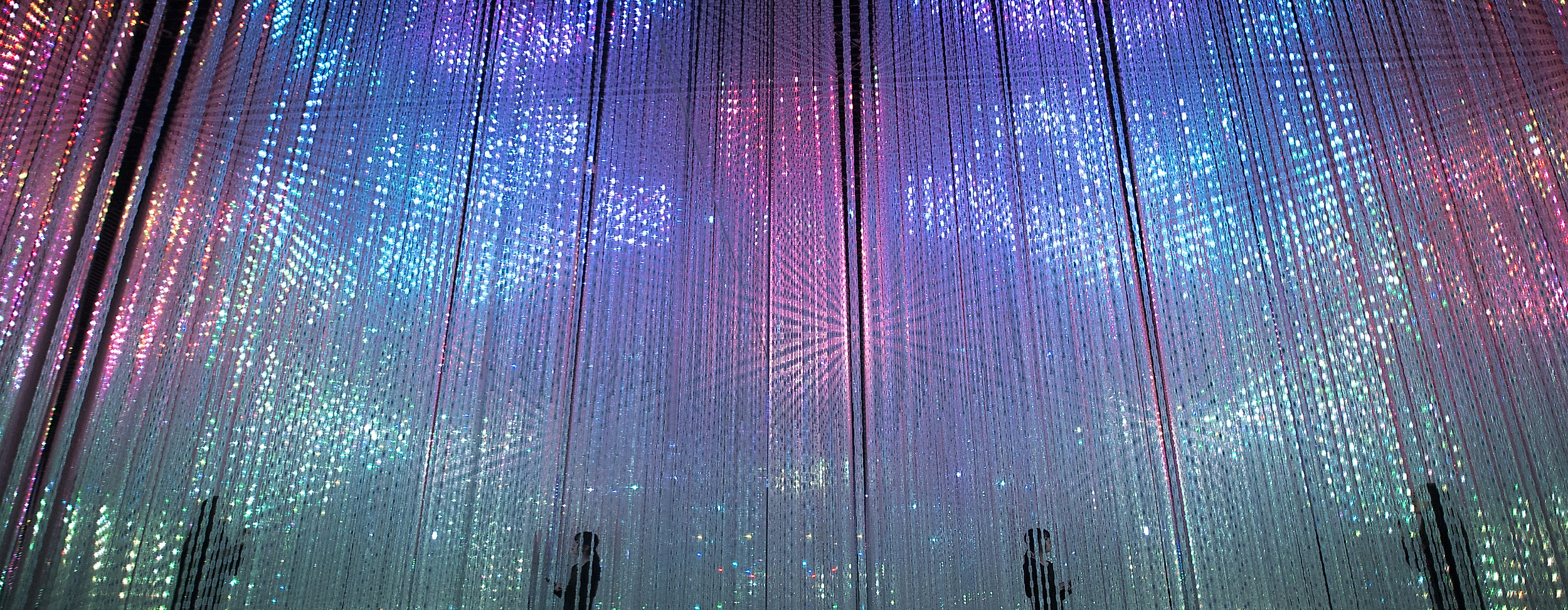 digital-art-museum_wander-through-the-crystal-world_c-2021_teamlab
